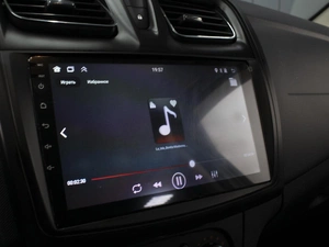 Седан Renault Logan 2019 года, 930000 рублей, Омск