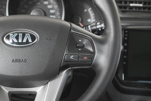 Хетчбэк Kia Rio 2013 года, 779000 рублей, Кемерово