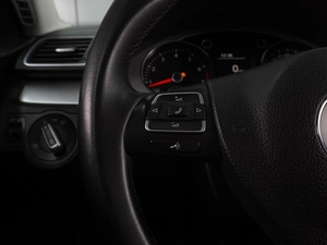 Седан Volkswagen Passat 2012 года, 1113000 рублей, Воронеж