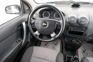 Хетчбэк Chevrolet Aveo 2010 года, 399000 рублей, Красноярск