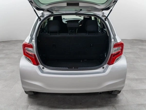 Хетчбэк Toyota Vitz 2015 года, 950000 рублей, Красноярск