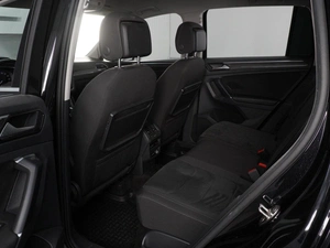 Внедорожник Volkswagen Tiguan 2018 года, 2876000 рублей, Красный Пахарь