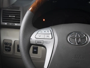 Седан Toyota Camry 2008 года, 999000 рублей, Омск