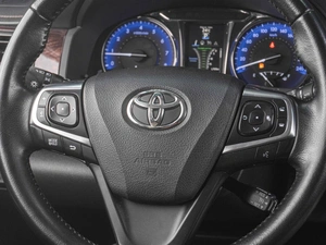 Седан Toyota Camry 2017 года, 2359000 рублей, Тюмень