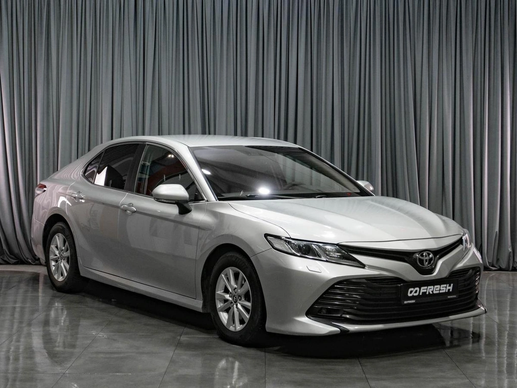 Седан Toyota Camry 2018 года, 2749000 рублей, Тюмень