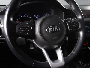 Седан Kia Rio 2018 года, 1449000 рублей, Красный Пахарь