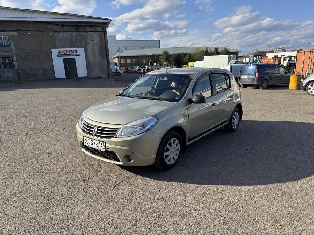 Хетчбэк Renault Sandero 2013 года, 420000 рублей, Красноярск
