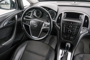Седан Opel Astra 2013 года, 899000 рублей, Красноярск