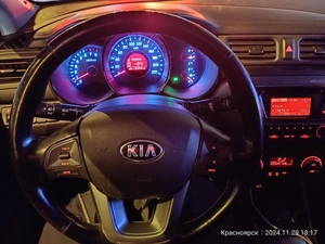 Седан Kia Rio 2013 года, 850000 рублей, Красноярск