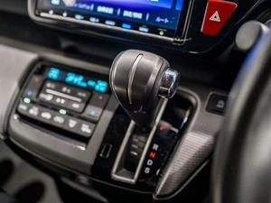 Минивэн Honda Stepwgn Spada 2017 года, 2100000 рублей, Красноярск