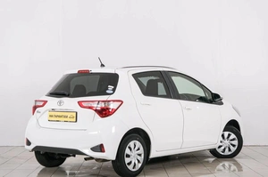 Хетчбэк Toyota Vitz 2019 года, 959000 рублей, Красноярск