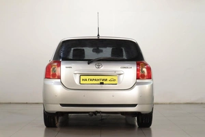 Хетчбэк Toyota Corolla 2005 года, 649000 рублей, Челябинск