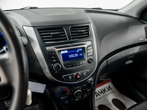 Седан Hyundai Solaris 2016 года, 1000000 рублей, Красноярск