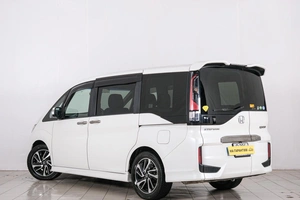 Минивэн Honda Stepwgn Spada 2015 года, 1729000 рублей, Красноярск