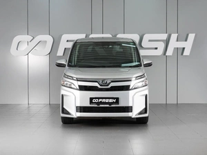 Минивэн Toyota Voxy 2017 года, 1865000 рублей, Минеральные Воды