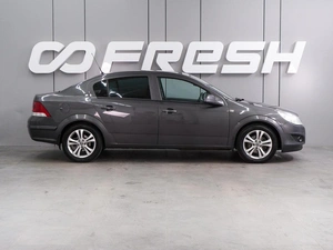 Седан Opel Astra 2011 года, 549000 рублей, Воронеж