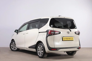 Минивэн Toyota Sienta 2020 года, 1799000 рублей, Новосибирск
