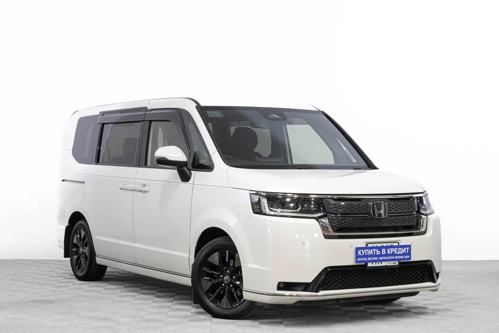 Минивэн Honda Stepwgn 2022 года, 2989000 рублей, Барнаул
