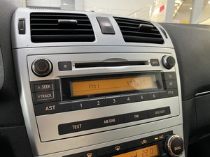 Седан Toyota Avensis 2011 года, 1287000 рублей, Солонцы