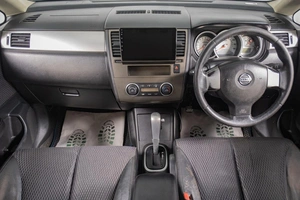 Хетчбэк Nissan Tiida 2012 года, 839000 рублей, Томск