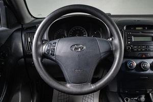Седан Hyundai Elantra 2009 года, 549000 рублей, Сургут
