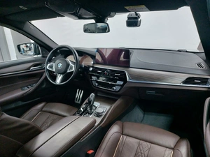 Седан BMW 5 серия 2021 года, 5300000 рублей, Барнаул