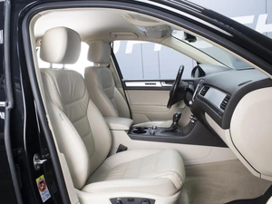 Внедорожник Volkswagen Touareg 2014 года, 2470000 рублей, Омск