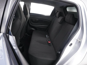 Хетчбэк Toyota Vitz 2018 года, 999654 рублей, Москва
