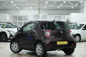 Хетчбэк Toyota iQ 2009 года, 899000 рублей, Омск
