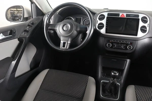 Внедорожник Volkswagen Tiguan 2011 года, 969000 рублей, Пермь