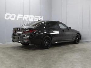 Седан BMW 5 серия 2021 года, 7600000 рублей, Омск