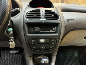 Хетчбэк Peugeot 206 2004 года, 347000 рублей, Красноярск