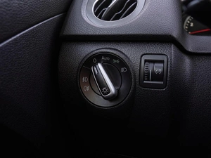 Внедорожник Volkswagen Tiguan 2011 года, 1229000 рублей, Волгоград