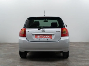 Хетчбэк Toyota Corolla 2002 года, 630000 рублей, Красноярск