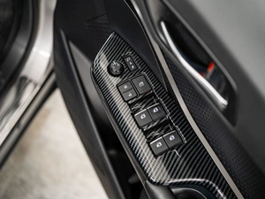 Внедорожник Toyota C-HR 2017 года, 1799000 рублей, Красноярск