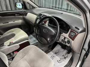Минивэн Toyota Ipsum 2001 года, 650000 рублей, Красноярск