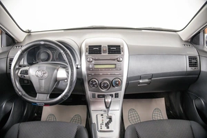 Седан Toyota Corolla 2012 года, 1099000 рублей, Пермь