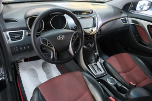 Седан Hyundai Elantra 2012 года, 899000 рублей, Омск