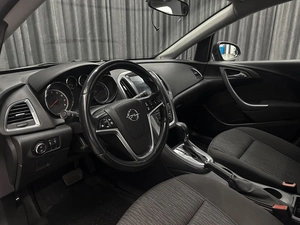 Хетчбэк Opel Astra 2013 года, 730000 рублей, Красноярск