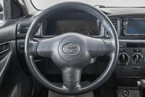 Седан Toyota Corolla 2004 года, 499000 рублей, Барнаул