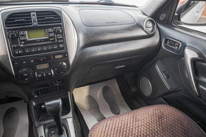 Внедорожник Toyota RAV4 2003 года, 829000 рублей, Барнаул