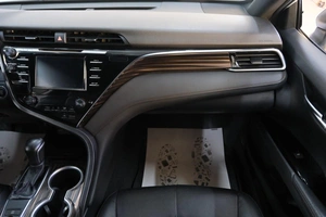 Седан Toyota Camry 2019 года, 2459000 рублей, Омск