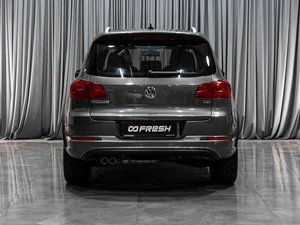 Внедорожник Volkswagen Tiguan 2016 года, 1765000 рублей, Тюмень