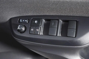 Хетчбэк Toyota Yaris 2021 года, 1059000 рублей, Новосибирск