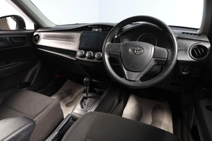 Седан Toyota Corolla Axio 2021 года, 1404000 рублей, Новосибирск