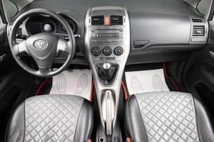 Хетчбэк Toyota Auris 2007 года, 589000 рублей, Оренбург