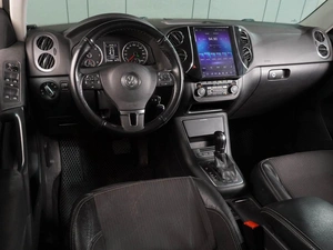 Внедорожник Volkswagen Tiguan 2012 года, 1099000 рублей, Воронеж
