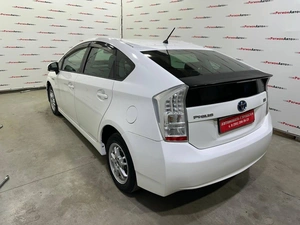 Лифтбек Toyota Prius 2011 года, 999000 рублей, Красноярск