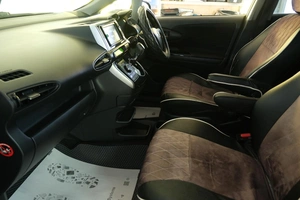 Минивэн Toyota Wish 2012 года, 1289000 рублей, Омск
