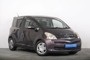 Хетчбэк Toyota Ractis 2010 года, 629000 рублей, Томск